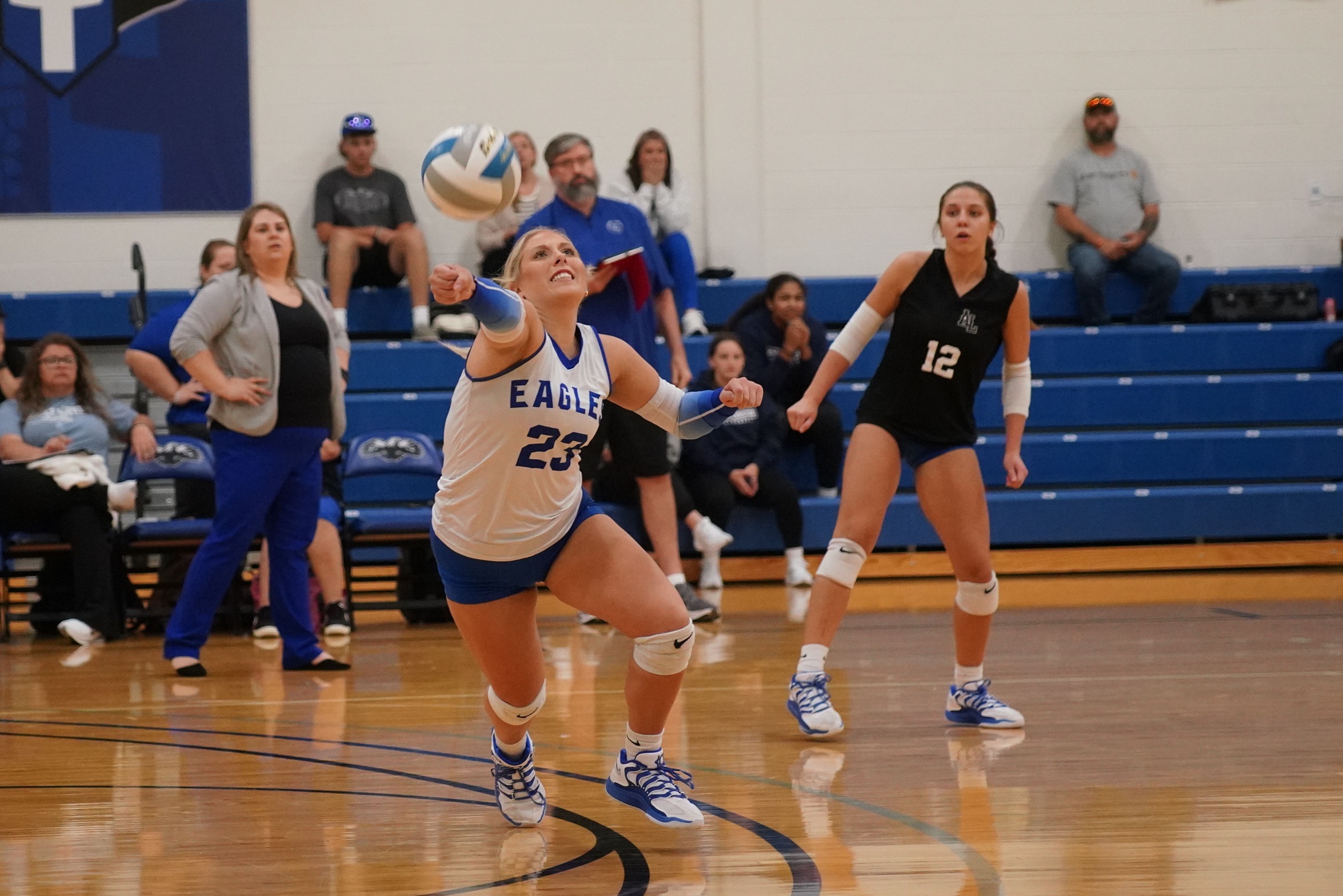 Alice Lloyd Lady Eagles volleyball impresses with sweep over Warren Wilson
